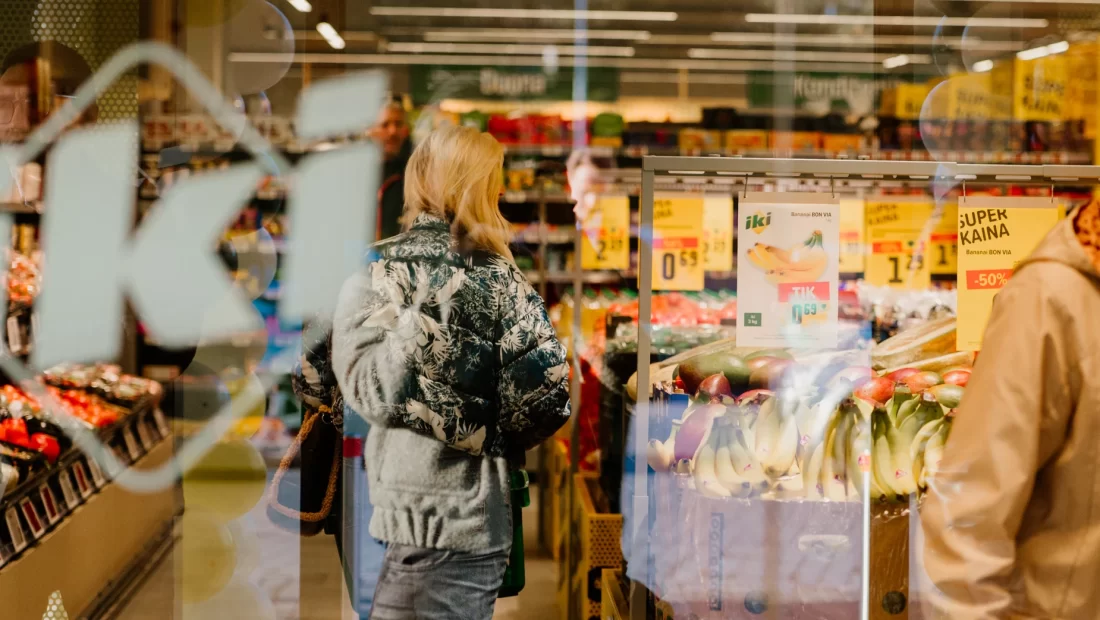 Ruošiatės ilgajam Vėlinių savaitgaliui? „Iki“ kviečia sutaupyti: perpus pigiau – ne tik kapų žvakės